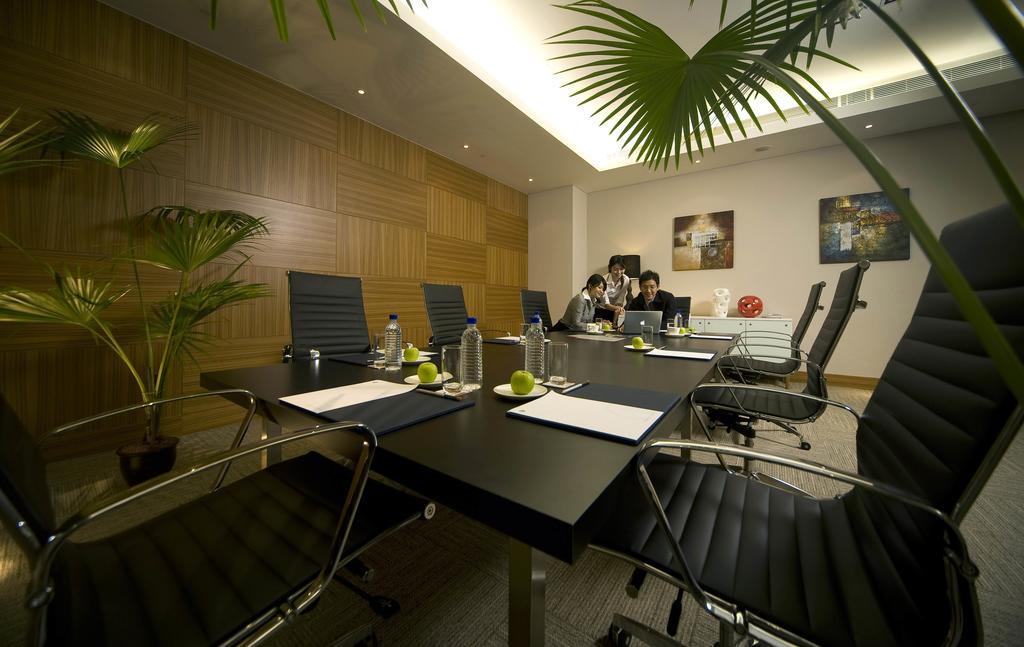 Pullman Kuching Hotel Instalações foto Meeting room at the hotel